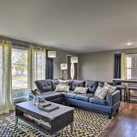 Buffalo Getaway With Charcoal Grill And Patio!